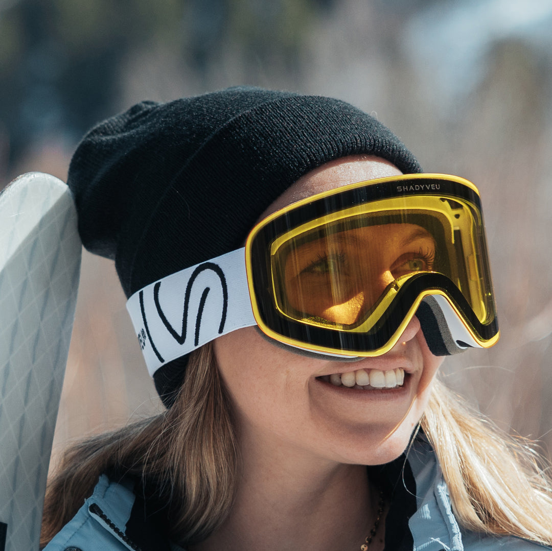 Female-rider-wearing-Yellow-